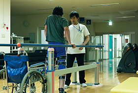 劇中リハビリシーン